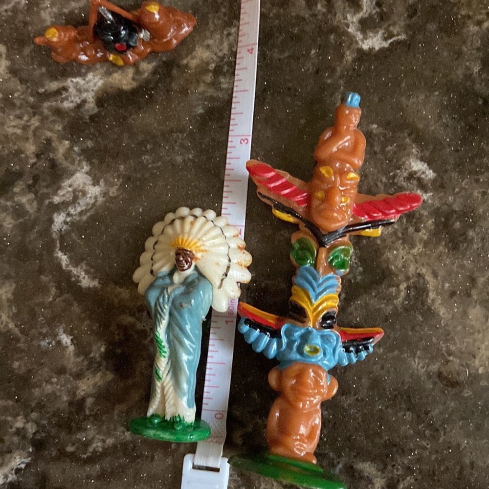 Vintage Hong Kong plastic Native American figurine set euc - Picture 7 of 7